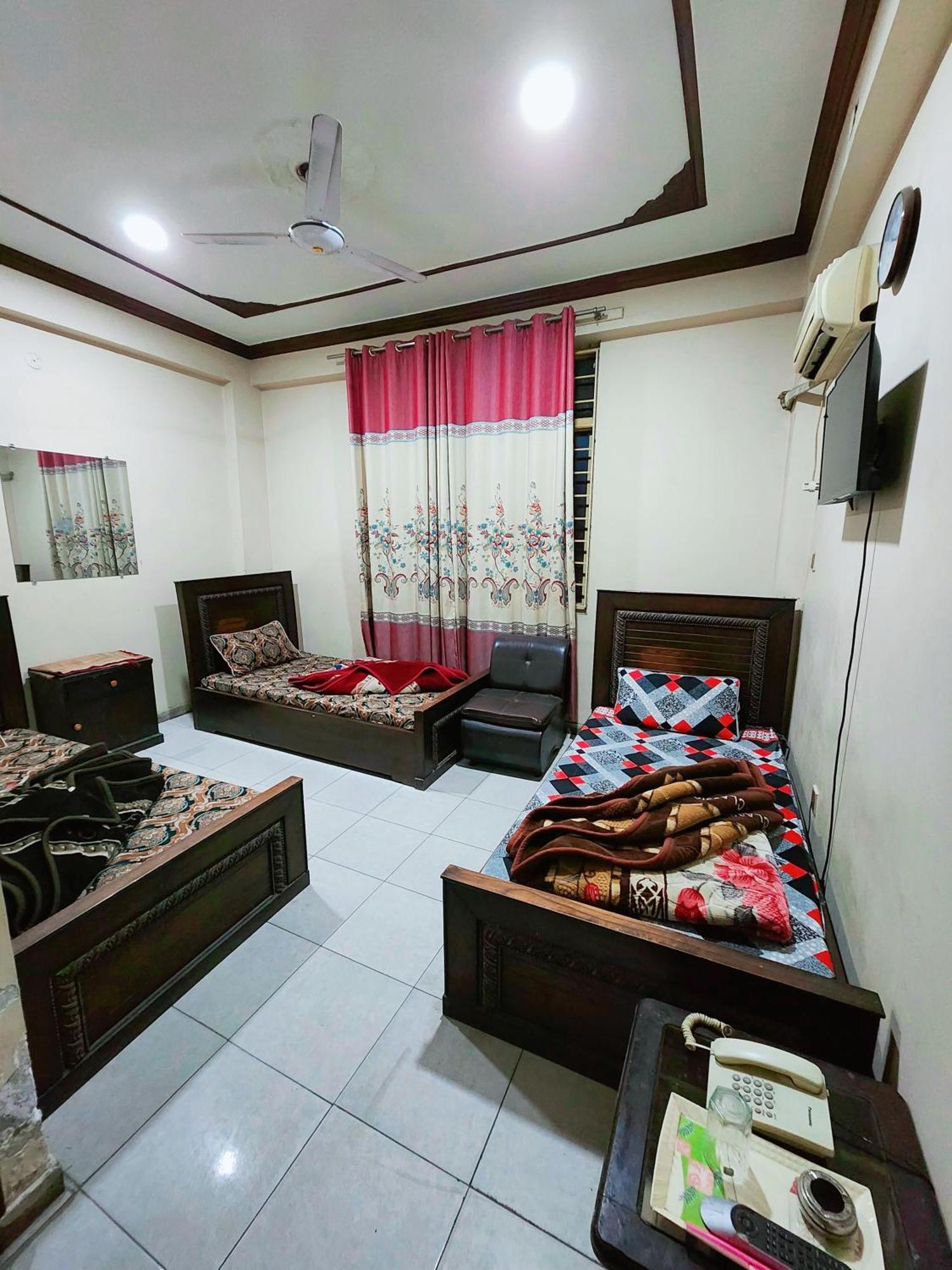 Hotel New Taj International Rawalpindi Esterno foto