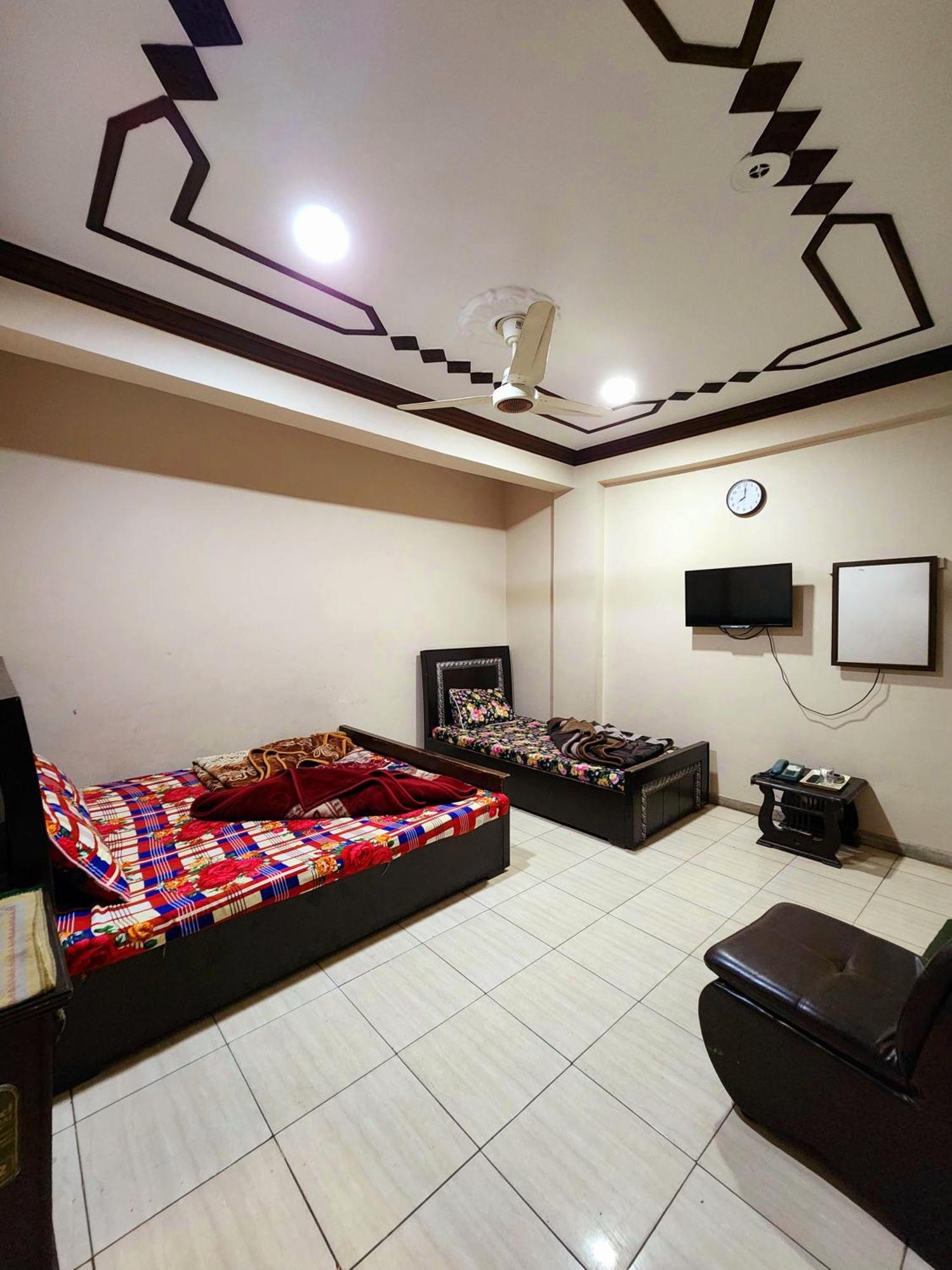Hotel New Taj International Rawalpindi Esterno foto